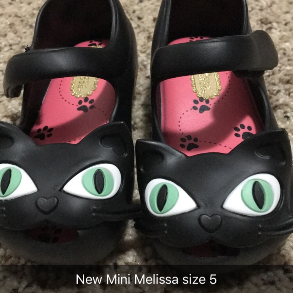 Mini Melissa toddler size 5